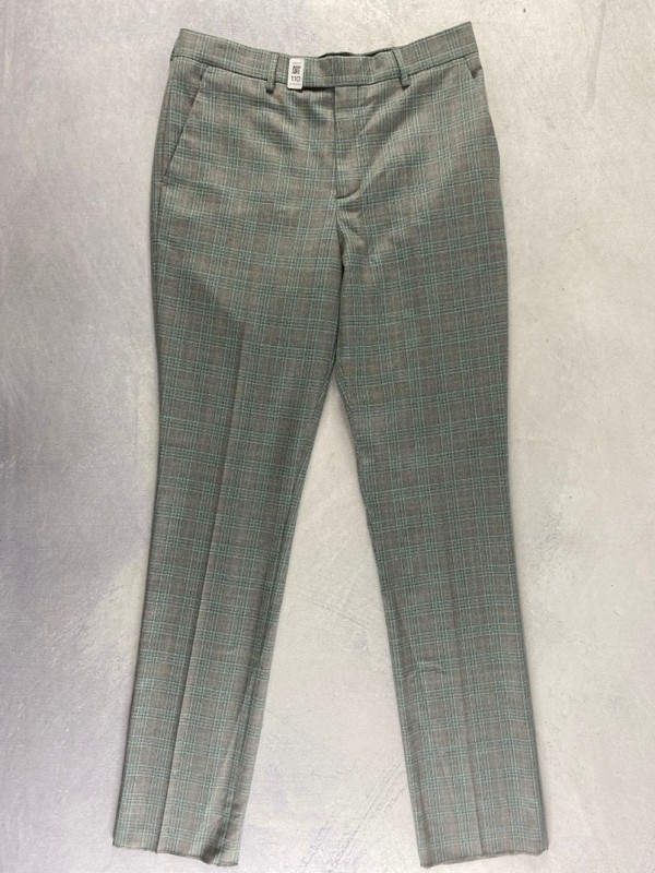 Lot 110  
            Nottingham Prem - Delivery Only 

                
PAUL SMITH MENS TROUSER. SIZE 38R/48 MADE FROM 100% WOOL