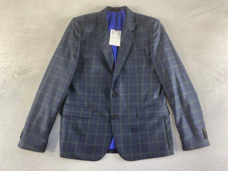 Lot 12  
            Nottingham Prem - Delivery Only 

                
PAUL SMITH MENS 2 BUTTON JACKET.SIZE 42R/52 MADE FROM 100% WOOL