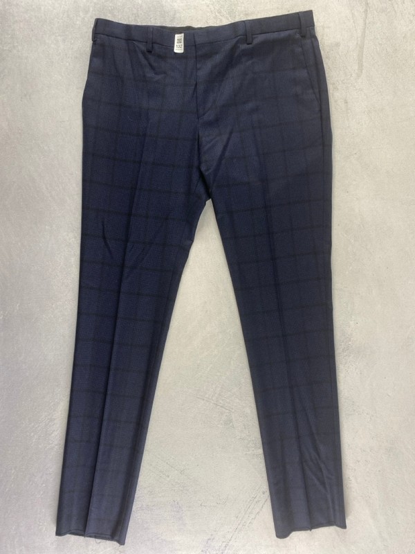 Lot 132  
            Nottingham Prem - Delivery Only 

                
PAUL SMITH MENS TROUSER. SIZE 42/52 MADE FROM 100% WOOL
