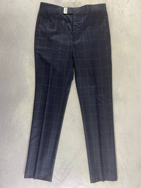 Lot 142  
            Nottingham Prem - Delivery Only 

                
PAUL SMITH MENS TROUSER. SIZE 38/6R MADE FROM 100% WOOL
