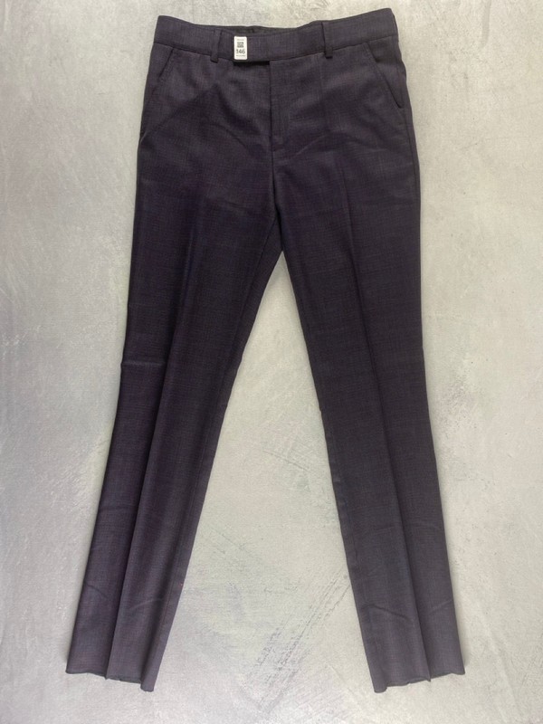 Lot 146  
            Nottingham Prem - Delivery Only 

                
PAUL SMITH MENS TROUSER. SIZE 38 MADE FROM 100% WOOL