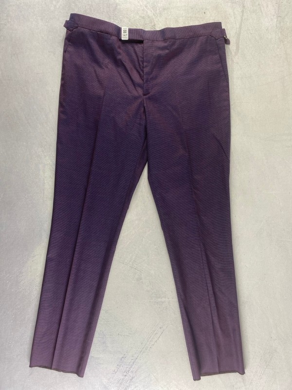 Lot 147  
            Nottingham Prem - Delivery Only 

                
PAUL SMITH MENS TROUSER. SIZE 46/6R MADE FROM 100% WOOL