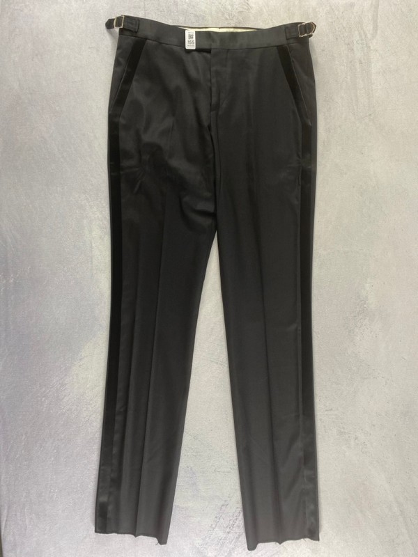 Lot 155  
            Nottingham Prem - Delivery Only 

                
PAUL SMITH MENS TROUSER. SIZE 32 MADE FROM 100% WOOL