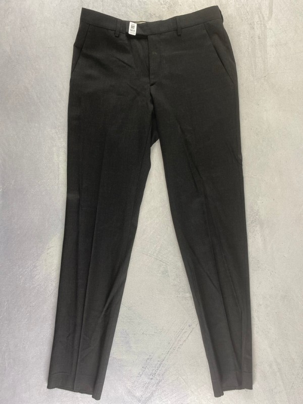 Lot 160  
            Nottingham Prem - Delivery Only 

                
PAUL SMITH MENS TROUSER. SIZE 38 MADE FROM 100% WOOL