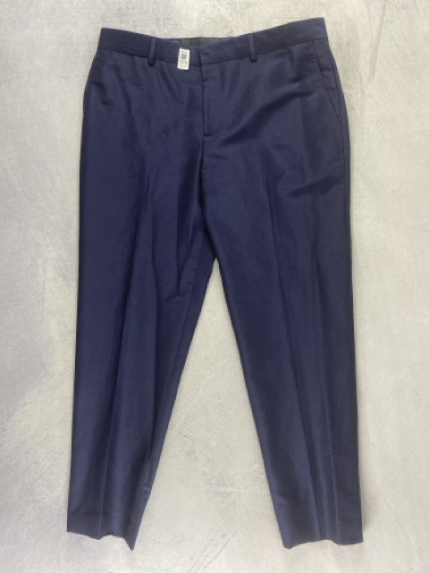 Lot 175  
            Nottingham Prem - Delivery Only 

                
PAUL SMITH MENS TROUSER. SIZE 40/34