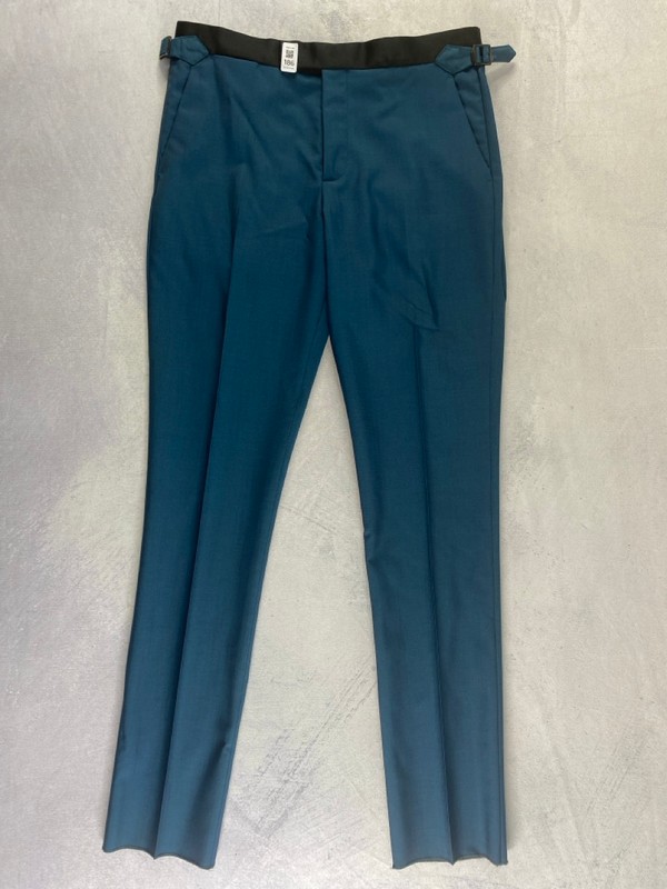 Lot 186  
            Nottingham Prem - Delivery Only 

                
PAUL SMITH MENS TROUSER. SIZE 38/32