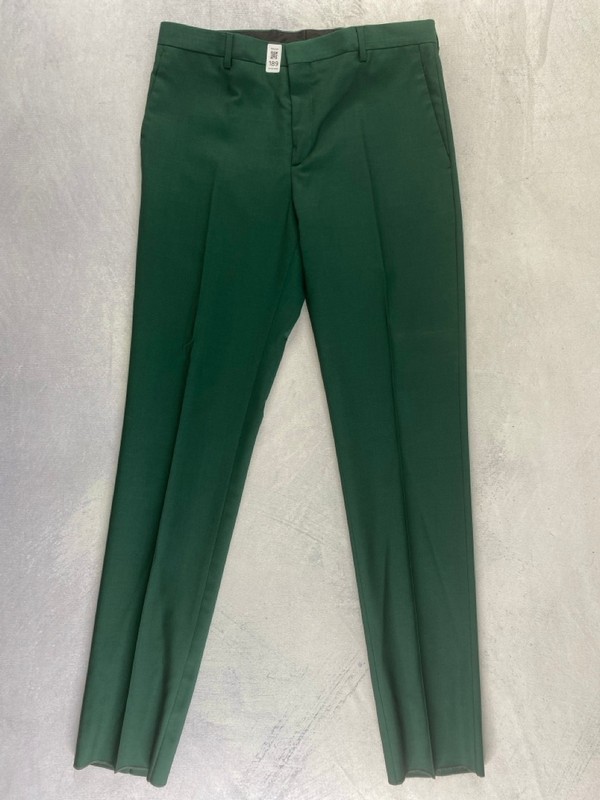 Lot 189  
            Nottingham Prem - Delivery Only 

                
PAUL SMITH MENS TROUSER. SIZE 38