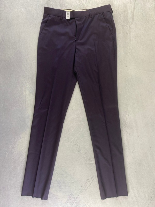 Lot 194  
            Nottingham Prem - Delivery Only 

                
PAUL SMITH MENS TROUSER. SIZE 36 MADE FROM 100% WOOL