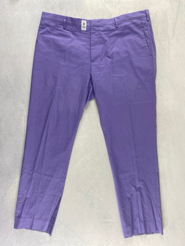 Lot 195  
            Nottingham Prem - Delivery Only 

                
PAUL SMITH MENS TROUSER. SIZE 36 MADE FROM 100% COTTON