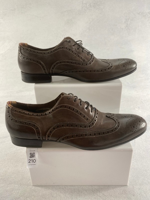 Lot 210  
            Nottingham Prem - Delivery Only 

                
PAUL SMITH MENS SHOES IN BROWN SIZE 8