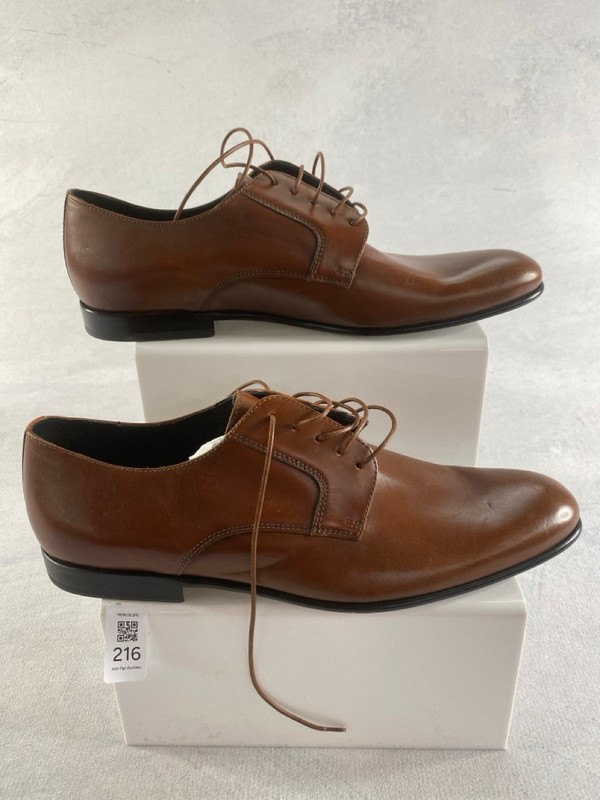 Lot 216  
            Nottingham Prem - Delivery Only 

                
PAUL SMITH MENS SHOES IN BROWN SIZE 8