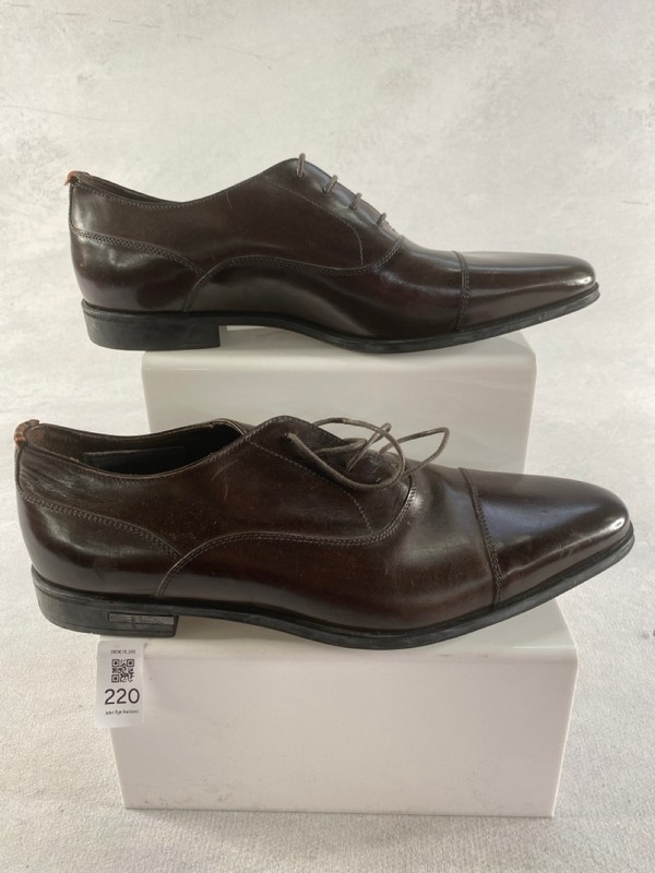 Lot 220  
            Nottingham Prem - Delivery Only 

                
PAUL SMITH MENS SHOES IN BROWN SIZE 8