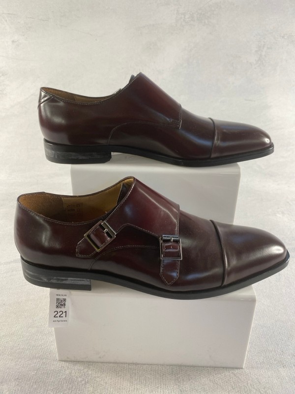 Lot 221  
            Nottingham Prem - Delivery Only 

                
PAUL SMITH MENS SHOES IN BROWN SIZE 9