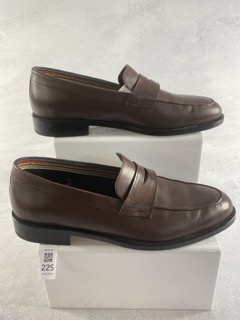 Lot 225  
            Nottingham Prem - Delivery Only 

                
PAUL SMITH MENS SHOES IN BROWN SIZE 8