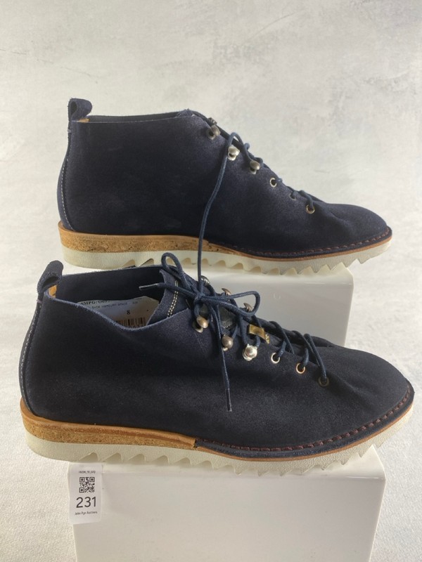 Lot 231  
            Nottingham Prem - Delivery Only 

                
PAUL SMITH MENS SHOES SIZE 8