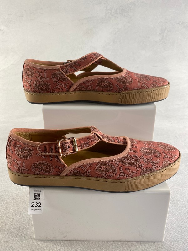 Lot 232  
            Nottingham Prem - Delivery Only 

                
PAUL SMITH MENS SHOES SIZE 8