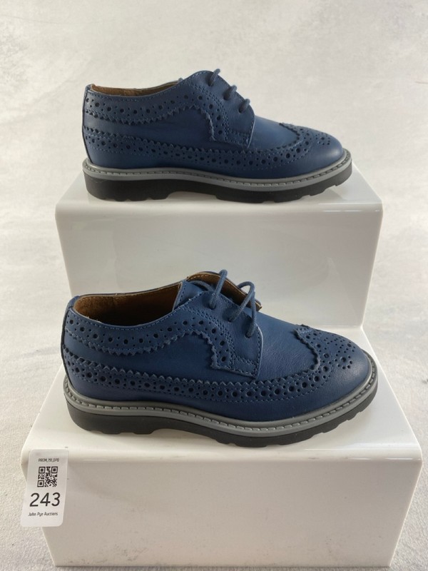 Lot 243  
            Nottingham Prem - Delivery Only 

                
PAUL SMITH JUNIOR SHOES SIZE 27