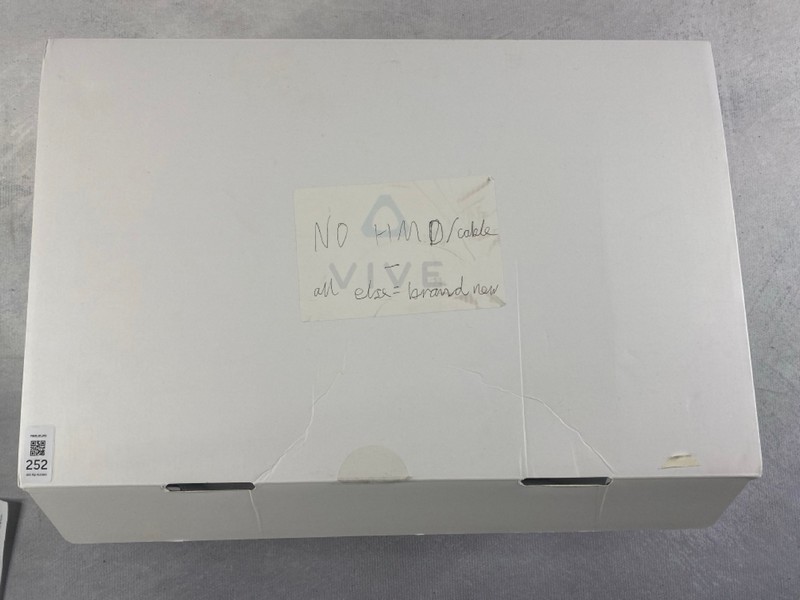 Lot 252  
            Nottingham Prem - Delivery Only 

                
VIVE VR HEADSET