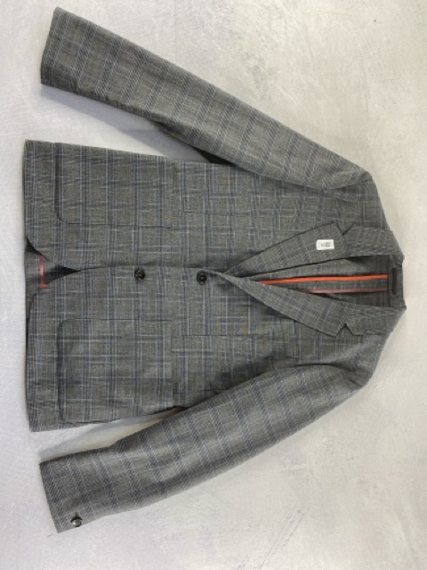 Lot 31  
            Nottingham Prem - Delivery Only 

                
PAUL SMITH MENS 2 BUTTON JACKET.SIZE 38