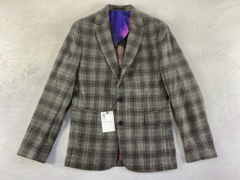Lot 32  
            Nottingham Prem - Delivery Only 

                
PAUL SMITH MENS 2 BUTTON JACKET.SIZE 38/48