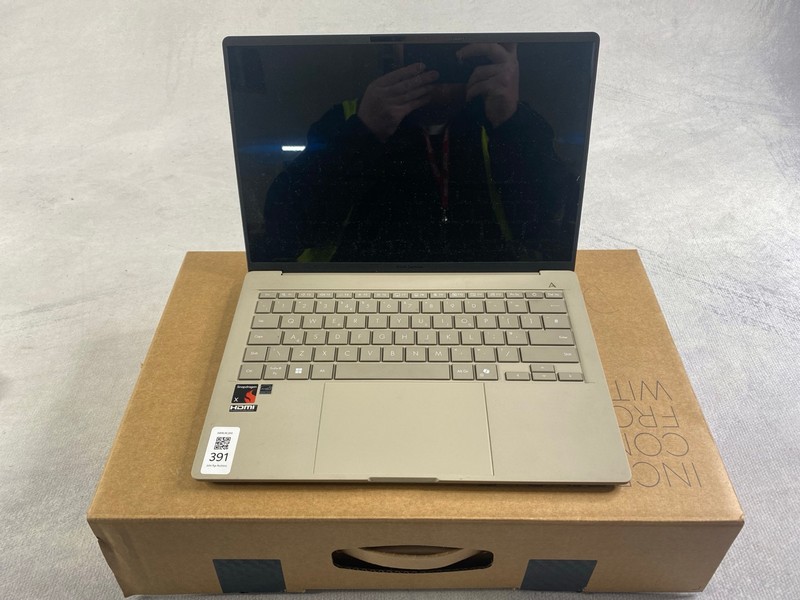 Lot 391  
            Nottingham Prem - Delivery Only 

                
ASUS ZENBOOK 512GB LAPTOP: MODEL NO UX3407Q (WITH BOX & AC CHARGER) (SCREEN FAULT...