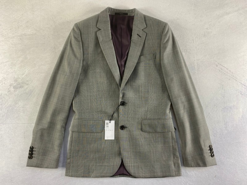 Lot 39  
            Nottingham Prem - Delivery Only 

                
PAUL SMITH MENS 2 BUTTON JACKET.SIZE 36/46 MADE FROM 100% WOOL