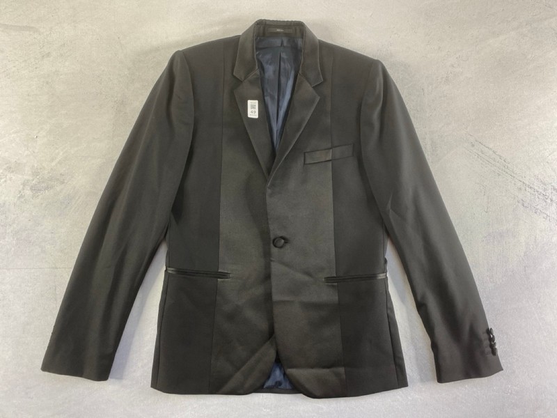 Lot 49  
            Nottingham Prem - Delivery Only 

                
PAUL SMITH MENS 2 BUTTON JACKET.SIZE R38 MADE FROM 100% WOOL