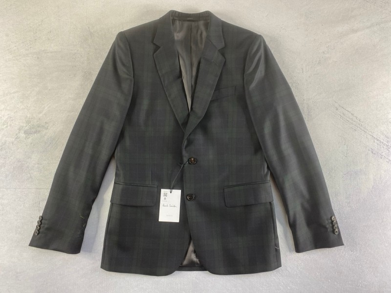 Lot 8  
            Nottingham Prem - Delivery Only 

                
PAUL SMITH MENS 2 BUTTON JACKET.SIZE SOHO FIT MADE FROM 100% WOOL