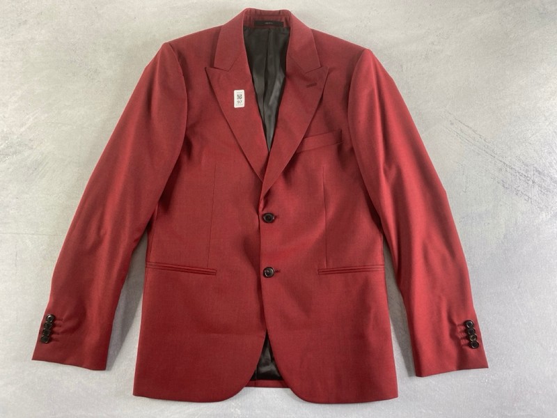 Lot 97  
            Nottingham Prem - Delivery Only 

                
PAUL SMITH MENS 2 BUTTON JACKET.SIZE 38 MADE FROM 100% WOOL