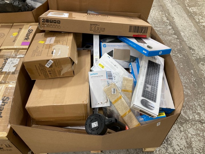 Lot 316  
            Marchington SR17 - Delivery or Collection 

                
PALLET OF ASSORTED ITEMS TO INCLUDE HP 230 WIRELESS MOUSE AND KEYBOARD SET: LOCAT...