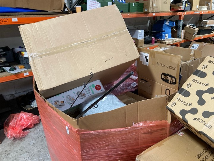 Lot 335  
            Marchington SR17 - Delivery or Collection 

                
PALLET OF ASSORTED ITEMS TO INCLUDE INGENUITY KEEP COSY 3 IN 1 BOUNCER: LOCATION ...