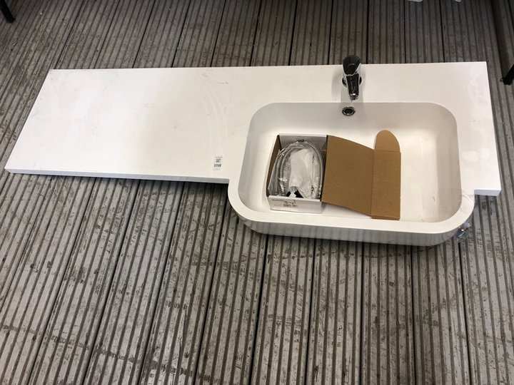 Lot 1198  
            Marchington SR18 - Collection 

                
(COLLECTION ONLY) 1240 X 465MM RH INTEGRATED 1TH POLYMARBLE BASIN & COUNTERTOP CO...