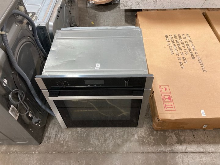 Lot 426  
            Marchington SR10 - Delivery or Collection 

                
NEFF SLIDE AND HIDE BUILT IN SINGLE ELECTRIC OVEN: MODEL B6ACH7HH0B - ORIGINAL RR...