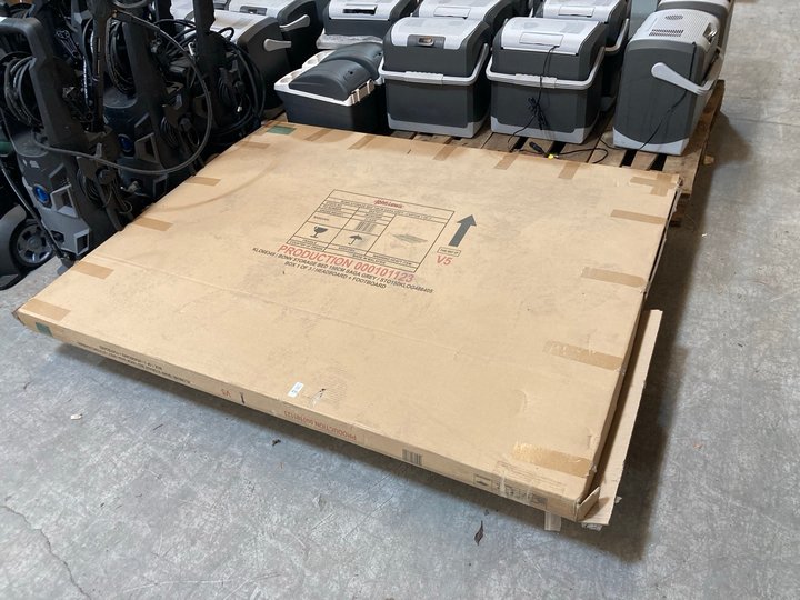 Lot 435  
            Marchington SR10 - Delivery or Collection 

                
JOHN LEWIS & PARTNERS BONN KING SIZE STORAGE BED IN SAGA GREY (BOX 1 OF 3 ONLY): ...