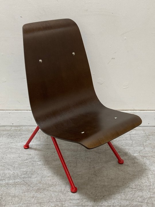 Lot 458  
            Marchington SR10 - Delivery or Collection 

                
AVIAN SIDE CHAIR IN BROWN & RED: LOCATION - A1