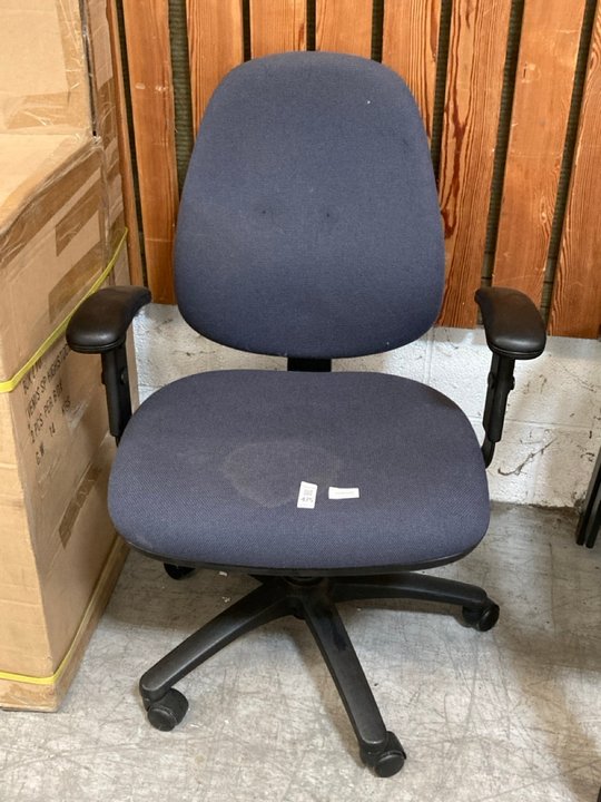Lot 475  
            Marchington SR10 - Delivery or Collection 

                
EXECUTIVE OFFICE CHAIR IN NAVY: LOCATION - A1