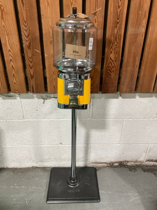 Lot 540  
            Marchington SR10 - Delivery or Collection 

                
LOAF.COM BEAVER RETRO STYLE CANDY DISPENSER IN YELLOW: LOCATION - B9