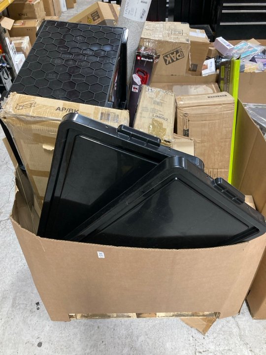 Lot 549  
            Marchington SR10 - Delivery or Collection 

                
PALLET OF ASSORTED HOUSEHOLD ITEMS TO INCLUDE ARLINGTON RADIATOR COVER: LOCATION ...