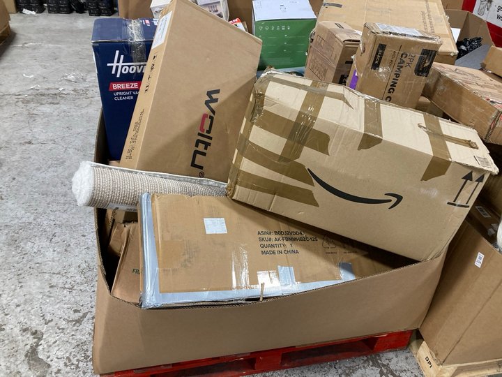 Lot 577  
            Marchington SR10 - Delivery or Collection 

                
PALLET OF ASSORTED ITEMS TO INCLUDE HOOVER BREEZE HOME UPRIGHT VACUUM CLEANER: LO...