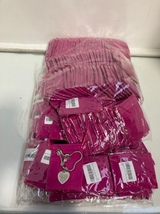 Lot 1015  
            Marchington SR13 - Parcel Delivery Only 

                
QTY OF MUMMY CHARM BRACELETS IN SILVER TO INCLUDE QTY OF NIECE CHARM BRACELETS IN...