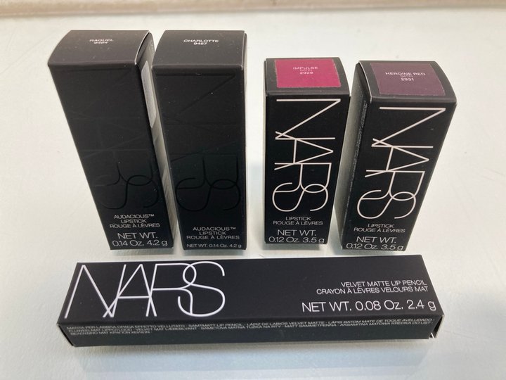 Lot 1046  
            Marchington SR13 - Parcel Delivery Only 

                
5 X ASSORTED NARS MAKE UP TO INCLUDE 3.5G LIPSTICK IN SHADE IMPULSE: LOCATION - G1