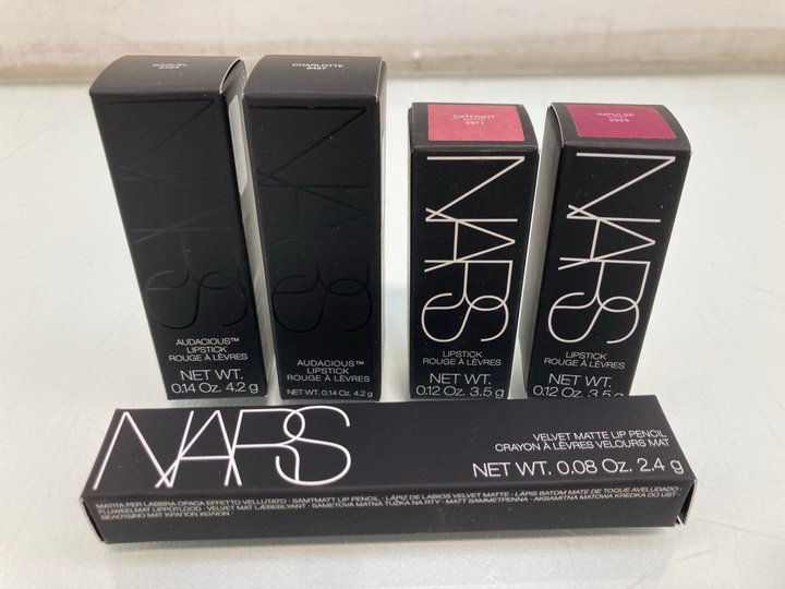 Lot 1048  
            Marchington SR13 - Parcel Delivery Only 

                
5 X ASSORTED NARS MAKE UP TO INCLUDE 3.5G LIPSTICK IN SHADE CATFIGHT: LOCATION - G1