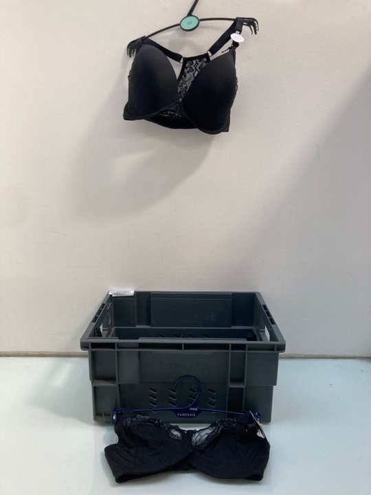 Lot 1073  
            Marchington SR13 - Parcel Delivery Only 

                
QTY OF ASSORTED WOMENS UNDERWEAR IN VARIOUS SIZES TO INCLUDE JOHN LEWIS & PARTNER...