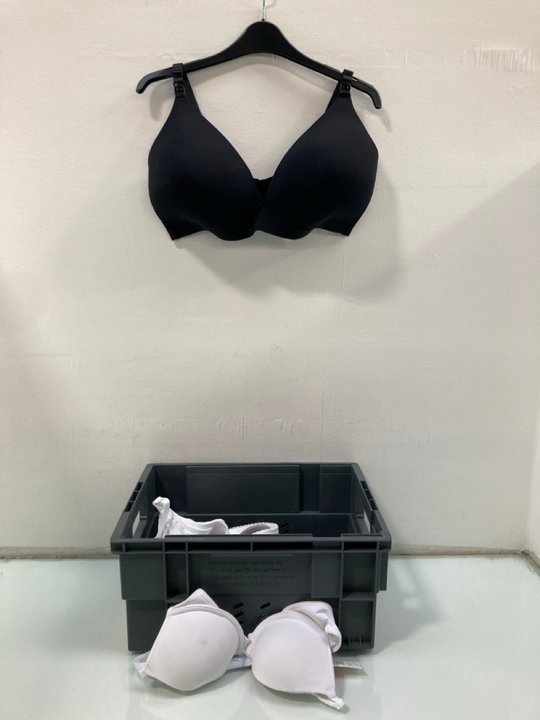 Lot 1081  
            Marchington SR13 - Parcel Delivery Only 

                
QTY OF ASSORTED WOMENS UNDERWEAR IN VARIOUS SIZES TO INCLUDE JOHN LEWIS & PARTNER...