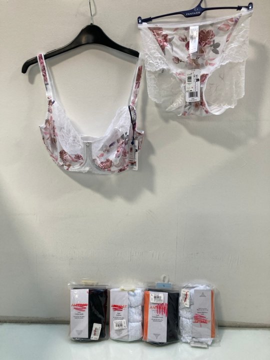 Lot 1085  
            Marchington SR13 - Parcel Delivery Only 

                
QTY OF ASSORTED WOMENS UNDERWEAR IN VARIOUS SIZES TO INCLUDE JOHN LEWIS & PARTNER...
