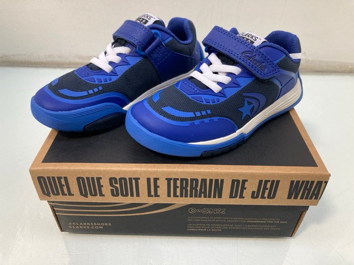 Lot 1096  
            Marchington SR13 - Parcel Delivery Only 

                
CLARKS CHILDRENS CICA STAR FLEX TRAINERS IN BLUE COMBI - SIZE UK 8: LOCATION - G2