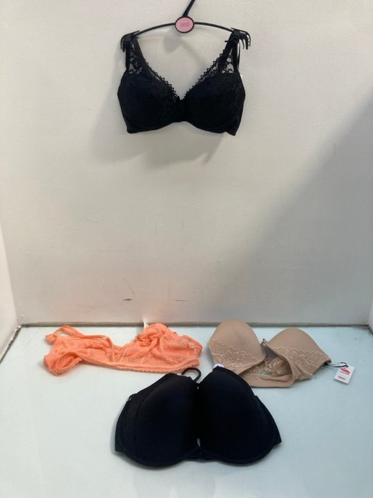 Lot 1113  
            Marchington SR13 - Parcel Delivery Only 

                
QTY OF ASSORTED WOMENS UNDERWEAR IN VARIOUS SIZES TO INCLUDE JOHN LEWIS & PARTNER...