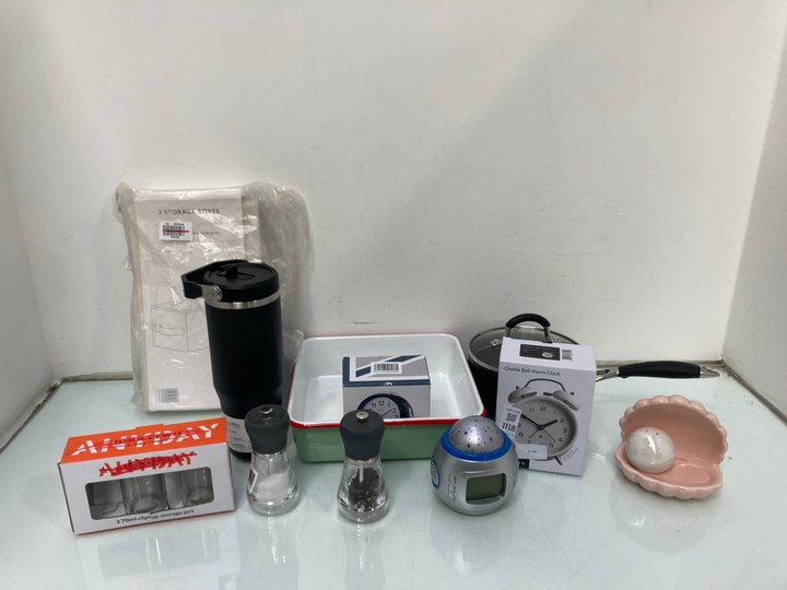 Lot 1118  
            Marchington SR13 - Parcel Delivery Only 

                
QTY OF ASSORTED HOMEWARE ITEMS TO INCLUDE JOHN LEWIS & PARTNERS 370 ML CLIP TOP S...