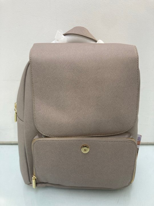 Lot 1126  
            Marchington SR13 - Parcel Delivery Only 

                
STACKERS THE BACKPACK IN NATURAL -ORIGINAL RRP £85.00: LOCATION - G4