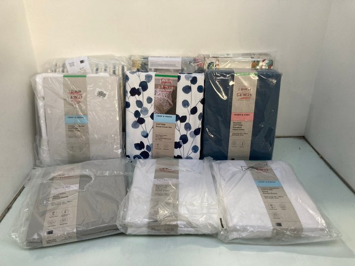 Lot 1132  
            Marchington SR13 - Parcel Delivery Only 

                
QTY OF ASSORTED BEDDING ITEMS TO INCLUDE JOHN LEWIS & PARTNERS WARM & COSY BRUSHE...
